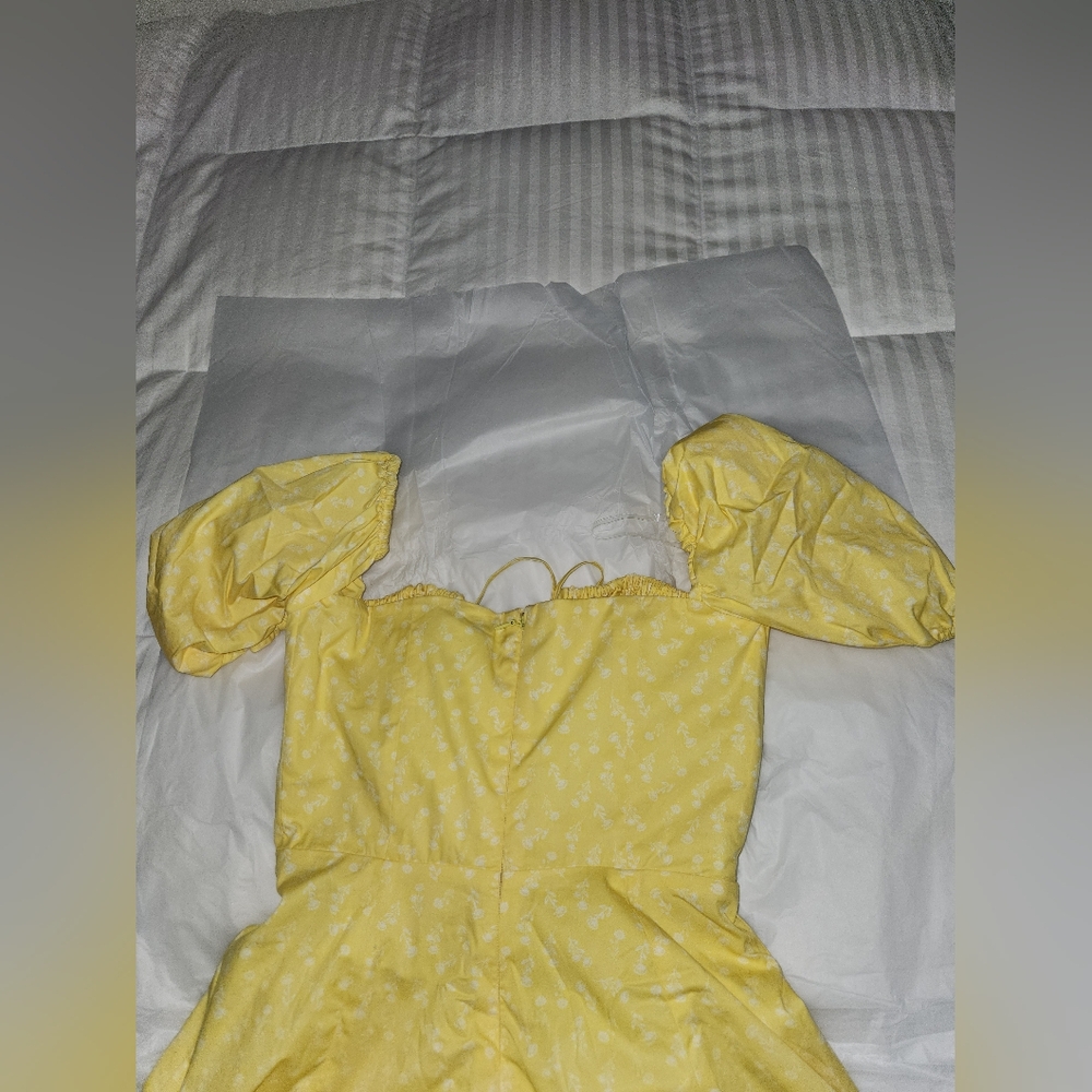 Yellow Floral ''Tallulah' House of CB- Medium - Picture 10 of 13